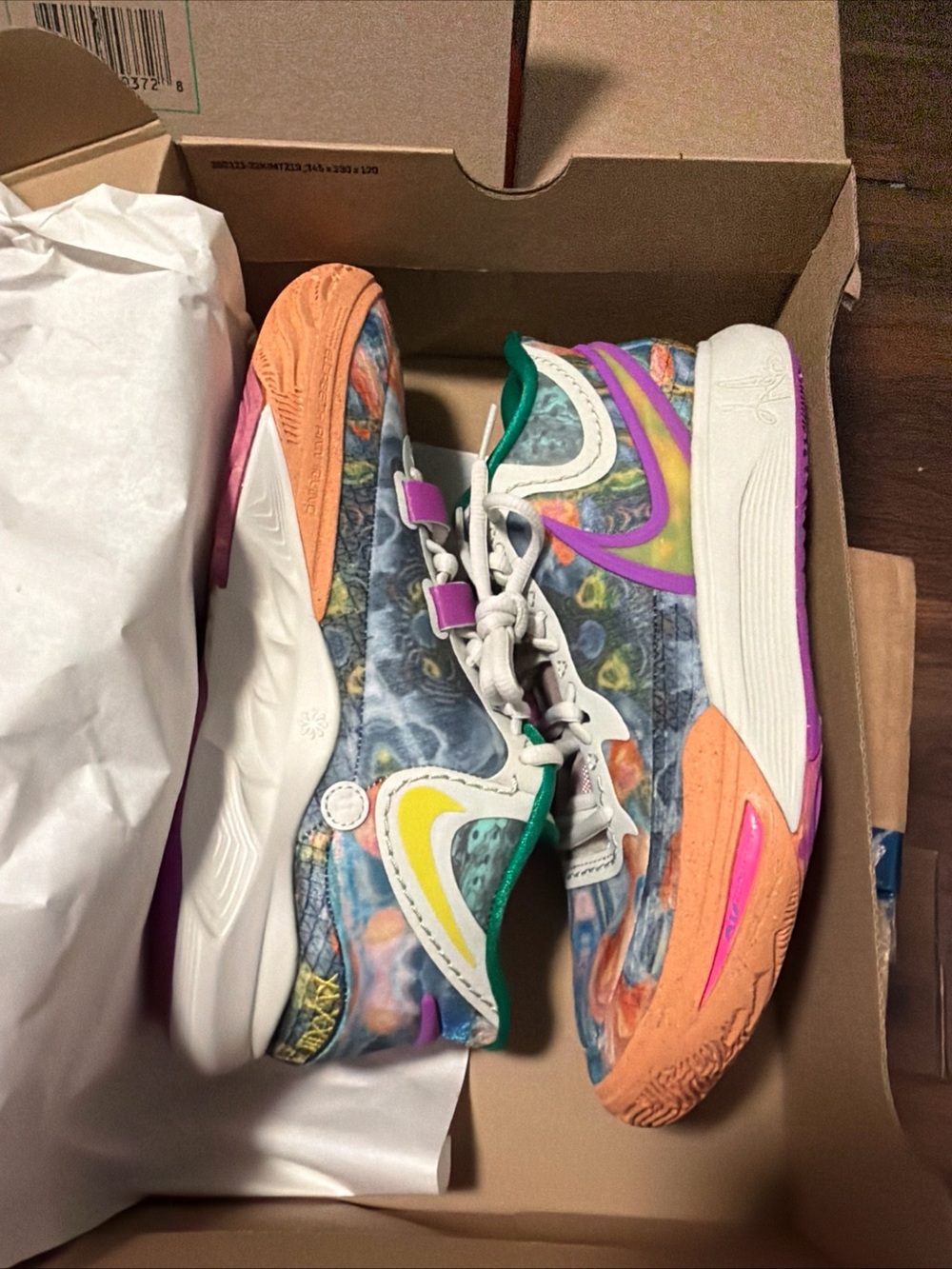 Nike Kyrie 8 Heat Circle Of Life Sz 9 DQ3840 001 Light Bone/Yellow Strike